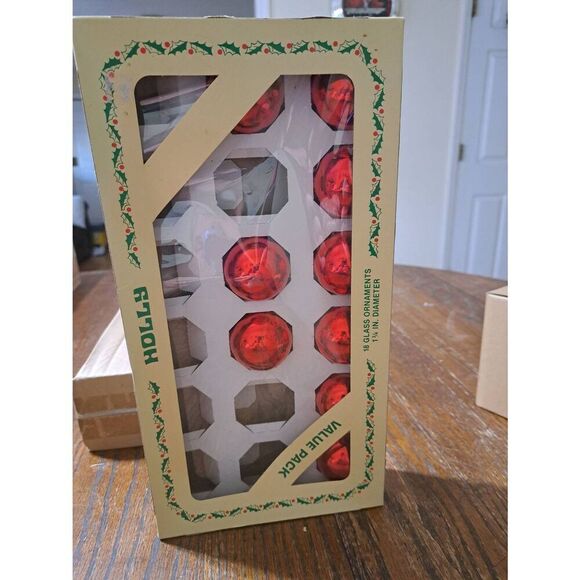 Vintage Red Glass Christmas Holiday Tree Ornaments Glass Balls - Picture 5 of 6